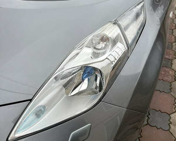 Серый Ниссан Лиф, объемом двигателя 0 л и пробегом 139 тыс. км за 7200 $, фото 12 на Automoto.ua