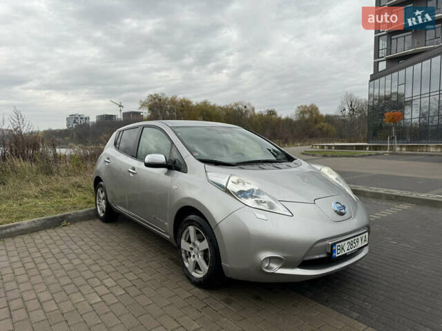 Сірий Ніссан Ліф, об'ємом двигуна 0 л та пробігом 75 тис. км за 7500 $, фото 2 на Automoto.ua
