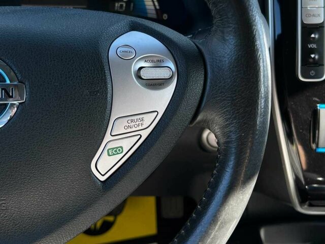 Серый Ниссан Лиф, объемом двигателя 0 л и пробегом 111 тыс. км за 7700 $, фото 18 на Automoto.ua