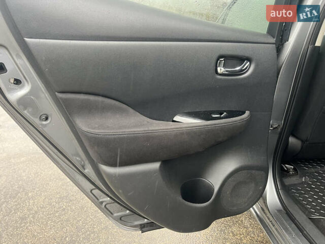 Ниссан Лиф 2014 в Харькове на Automoto.ua Серый Ниссан Лиф, объемом двигателя 0 л и пробегом 112 тыс. км за 6999 $, фото 11 на Automoto.ua