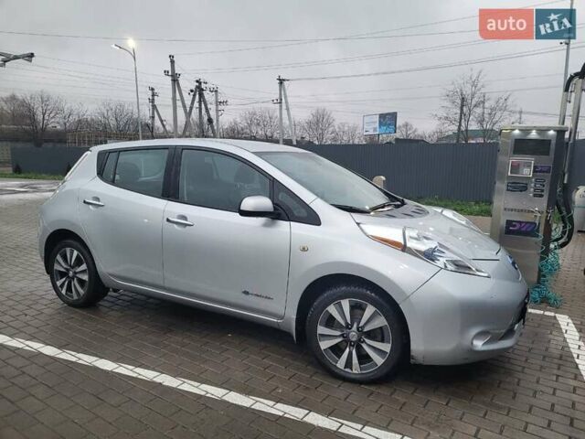 Серый Ниссан Лиф, объемом двигателя 0 л и пробегом 167 тыс. км за 7200 $, фото 3 на Automoto.ua