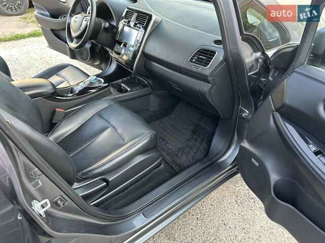 Сірий Ніссан Ліф, об'ємом двигуна 0 л та пробігом 154 тис. км за 8200 $, фото 29 на Automoto.ua