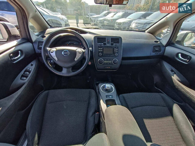 Серый Ниссан Лиф, объемом двигателя 0 л и пробегом 77 тыс. км за 7540 $, фото 11 на Automoto.ua