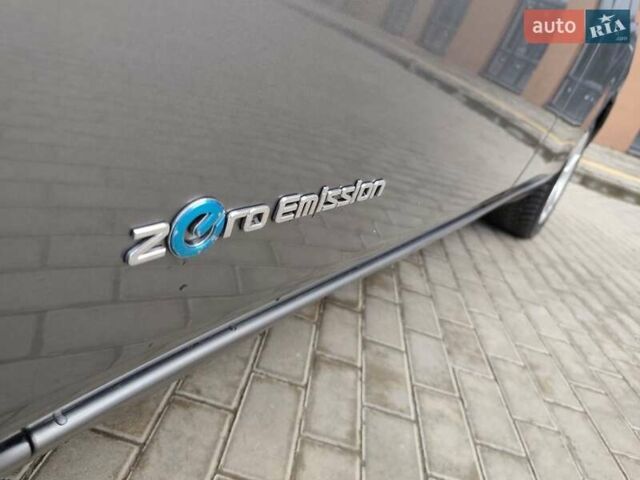 Серый Ниссан Лиф, объемом двигателя 0 л и пробегом 100 тыс. км за 5999 $, фото 1 на Automoto.ua