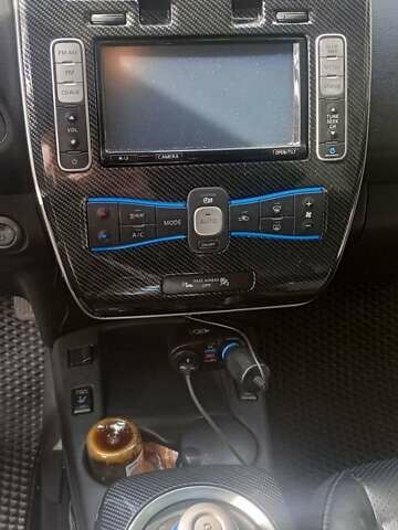 Серый Ниссан Лиф, объемом двигателя 0 л и пробегом 157 тыс. км за 7850 $, фото 16 на Automoto.ua