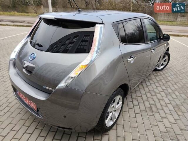 Серый Ниссан Лиф, объемом двигателя 0 л и пробегом 100 тыс. км за 5999 $, фото 16 на Automoto.ua