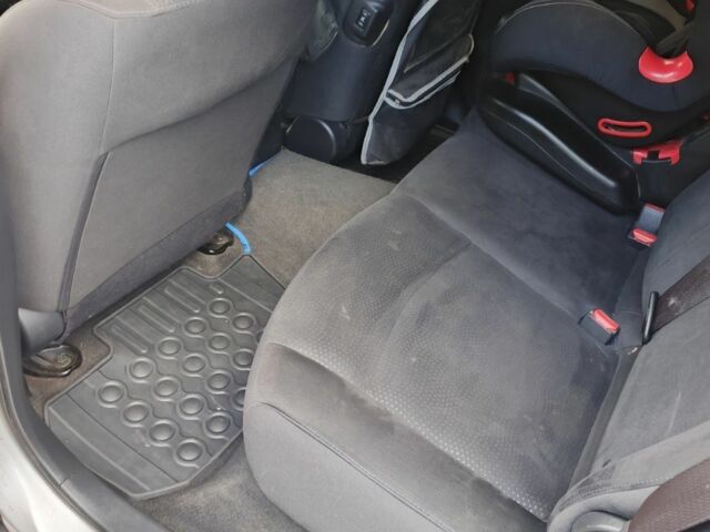 Серый Ниссан Лиф, объемом двигателя 0 л и пробегом 240 тыс. км за 7150 $, фото 12 на Automoto.ua