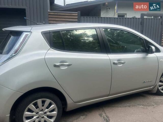 Серый Ниссан Лиф, объемом двигателя 0 л и пробегом 107 тыс. км за 5800 $, фото 2 на Automoto.ua