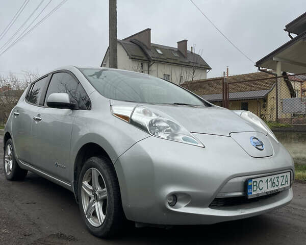 Серый Ниссан Лиф, объемом двигателя 0 л и пробегом 106 тыс. км за 5700 $, фото 1 на Automoto.ua