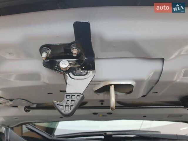 Серый Ниссан Лиф, объемом двигателя 0 л и пробегом 126 тыс. км за 7500 $, фото 50 на Automoto.ua