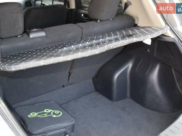 Серый Ниссан Лиф, объемом двигателя 0 л и пробегом 96 тыс. км за 7200 $, фото 38 на Automoto.ua