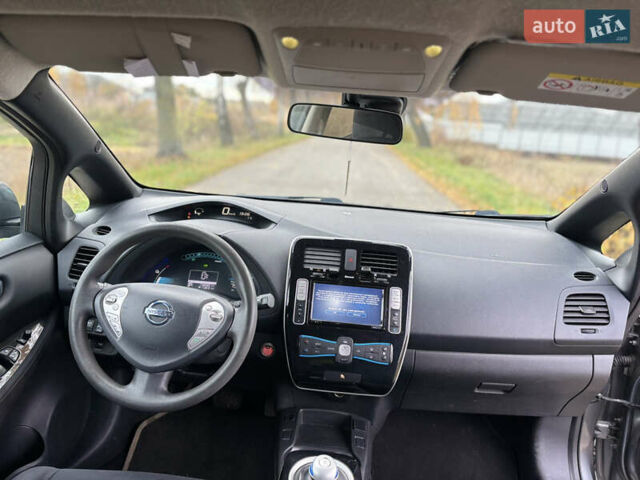 Сірий Ніссан Ліф, об'ємом двигуна 0 л та пробігом 138 тис. км за 5950 $, фото 24 на Automoto.ua