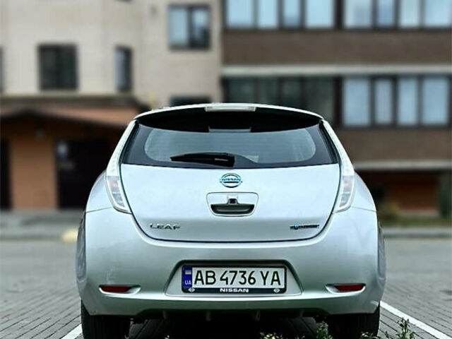 Сірий Ніссан Ліф, об'ємом двигуна 0 л та пробігом 172 тис. км за 7500 $, фото 5 на Automoto.ua