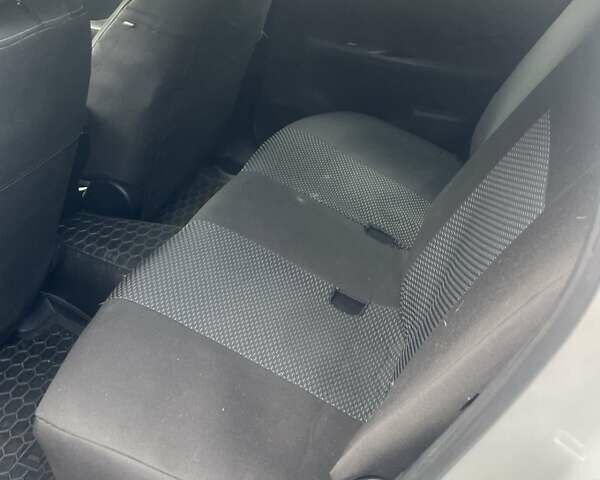 Серый Ниссан Лиф, объемом двигателя 0 л и пробегом 107 тыс. км за 5800 $, фото 4 на Automoto.ua