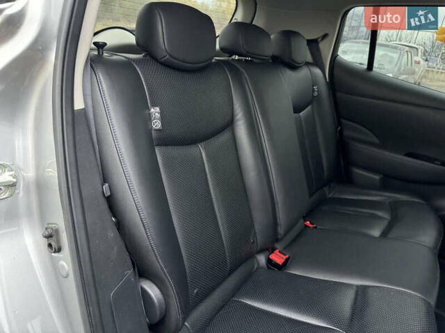 Сірий Ніссан Ліф, об'ємом двигуна 0 л та пробігом 75 тис. км за 7500 $, фото 30 на Automoto.ua