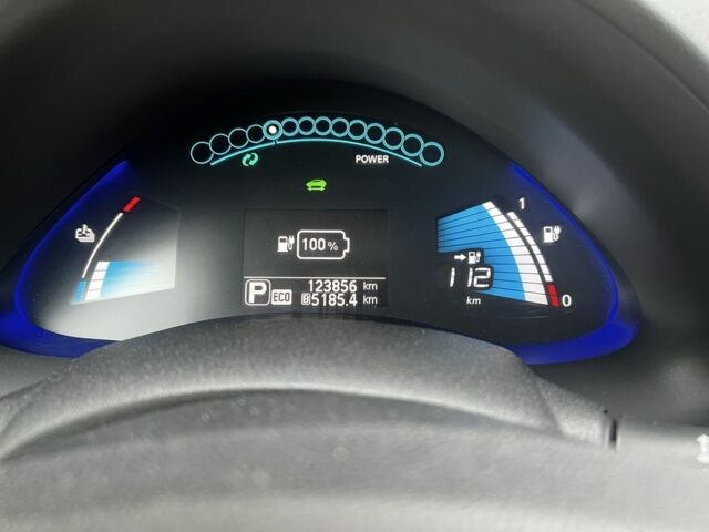 Серый Ниссан Лиф, объемом двигателя 0 л и пробегом 124 тыс. км за 7777 $, фото 10 на Automoto.ua