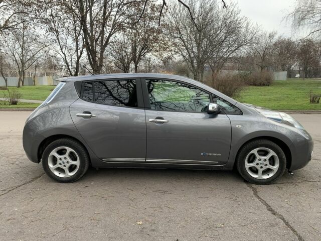 Серый Ниссан Лиф, объемом двигателя 0 л и пробегом 153 тыс. км за 7600 $, фото 12 на Automoto.ua