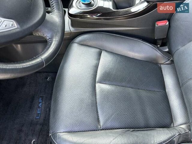 Сірий Ніссан Ліф, об'ємом двигуна 0 л та пробігом 154 тис. км за 8200 $, фото 14 на Automoto.ua