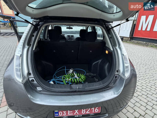 Серый Ниссан Лиф, объемом двигателя 0 л и пробегом 86 тыс. км за 6999 $, фото 26 на Automoto.ua