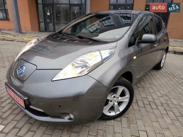 Серый Ниссан Лиф, объемом двигателя 0 л и пробегом 100 тыс. км за 5999 $, фото 4 на Automoto.ua