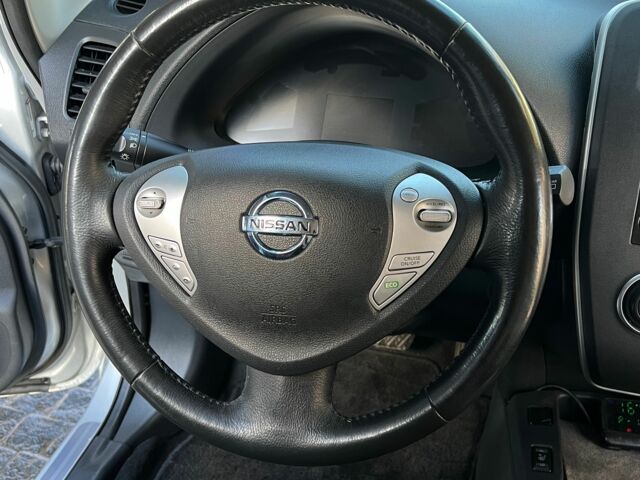 Сірий Ніссан Ліф, об'ємом двигуна 0 л та пробігом 122 тис. км за 8000 $, фото 6 на Automoto.ua