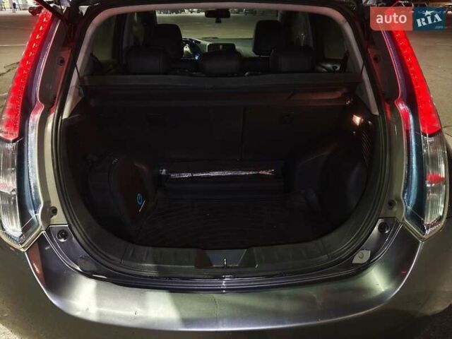 Серый Ниссан Лиф, объемом двигателя 0 л и пробегом 116 тыс. км за 6700 $, фото 10 на Automoto.ua