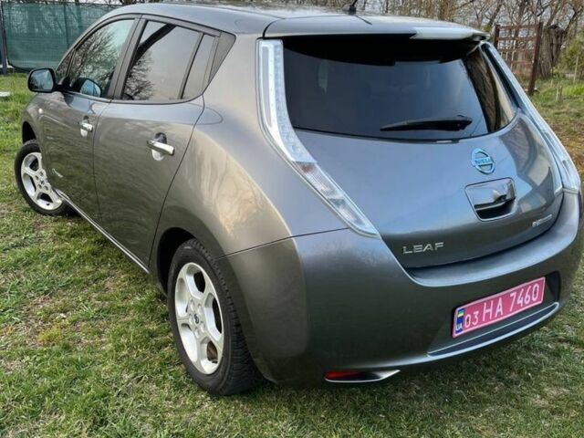 Серый Ниссан Лиф, объемом двигателя 0 л и пробегом 90 тыс. км за 6600 $, фото 6 на Automoto.ua