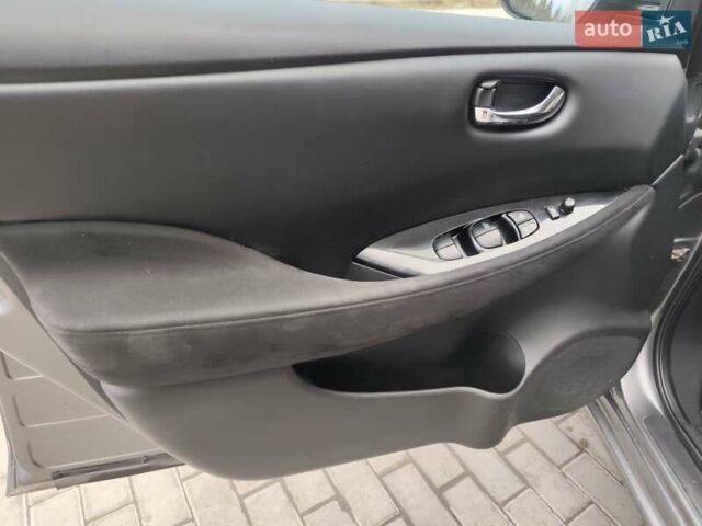 Серый Ниссан Лиф, объемом двигателя 0 л и пробегом 100 тыс. км за 5999 $, фото 23 на Automoto.ua