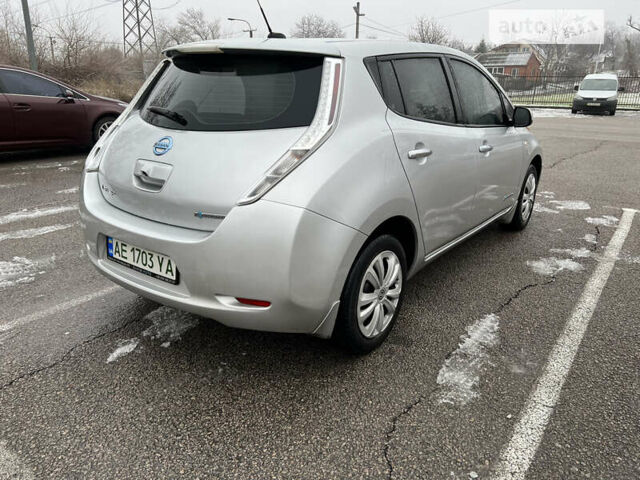 Сірий Ніссан Ліф, об'ємом двигуна 0 л та пробігом 135 тис. км за 6200 $, фото 4 на Automoto.ua