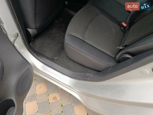 Ниссан Лиф 2014 в Ровно на Automoto.ua Серый Ниссан Лиф, объемом двигателя 0 л и пробегом 118 тыс. км за 5700 $, фото 57 на Automoto.ua