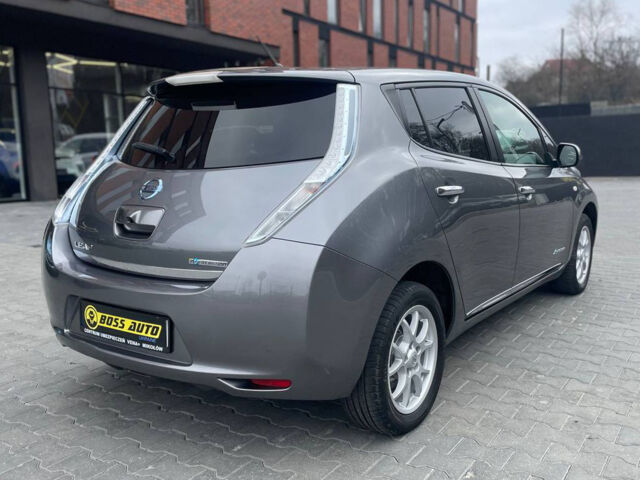 Серый Ниссан Лиф, объемом двигателя 24 л и пробегом 83 тыс. км за 9600 $, фото 5 на Automoto.ua