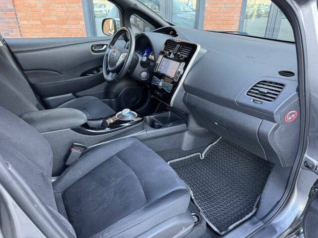 Серый Ниссан Лиф, объемом двигателя 0 л и пробегом 125 тыс. км за 8500 $, фото 3 на Automoto.ua