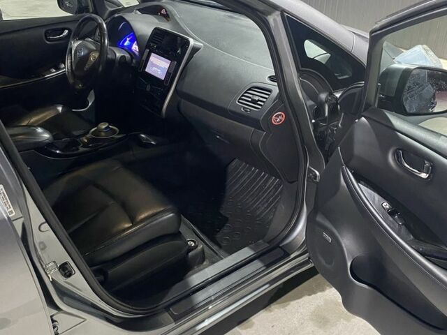 Сірий Ніссан Ліф, об'ємом двигуна 0 л та пробігом 131 тис. км за 6550 $, фото 11 на Automoto.ua