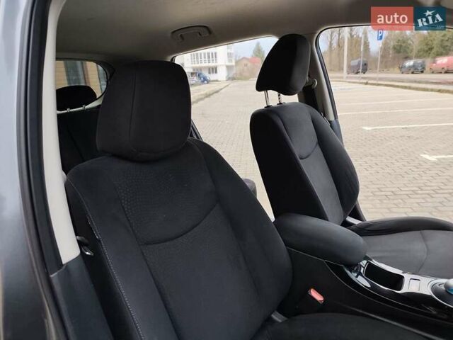 Серый Ниссан Лиф, объемом двигателя 0 л и пробегом 100 тыс. км за 5999 $, фото 41 на Automoto.ua