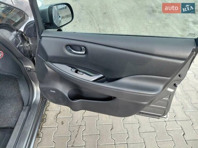 Серый Ниссан Лиф, объемом двигателя 0 л и пробегом 145 тыс. км за 7350 $, фото 15 на Automoto.ua