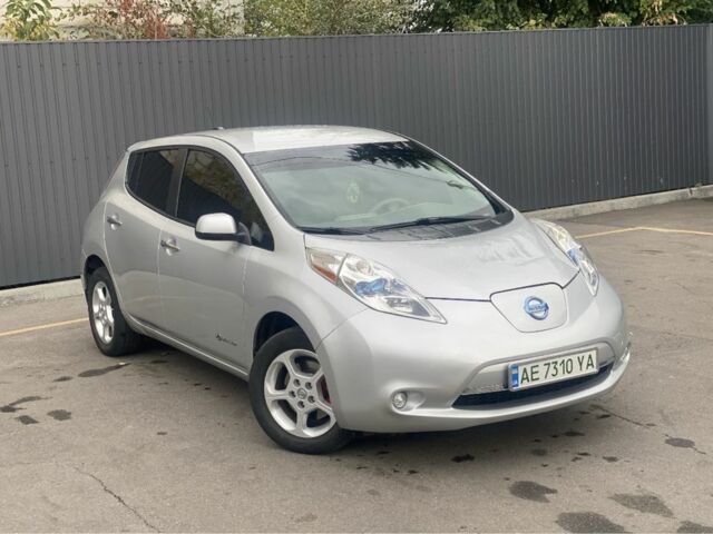 Сірий Ніссан Ліф, об'ємом двигуна 0 л та пробігом 200 тис. км за 6800 $, фото 11 на Automoto.ua