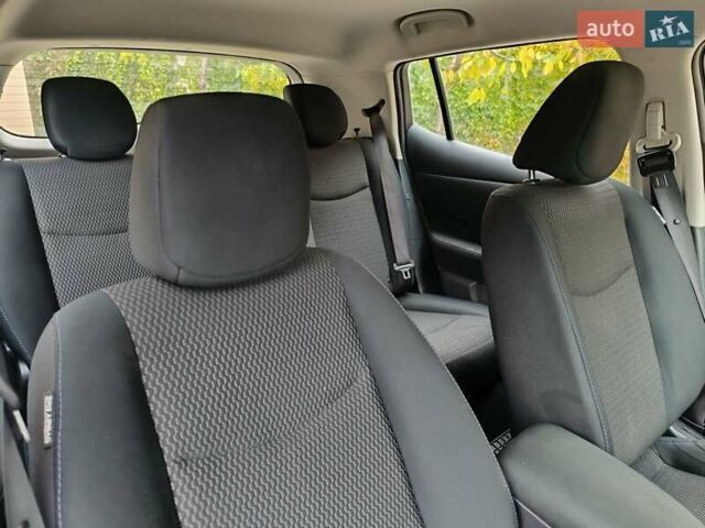 Ниссан Лиф 2014 в Ровно на Automoto.ua Серый Ниссан Лиф, объемом двигателя 0 л и пробегом 118 тыс. км за 5700 $, фото 42 на Automoto.ua