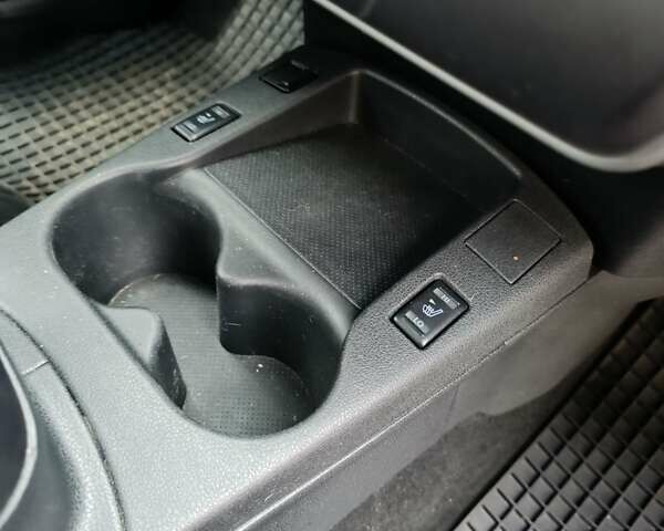 Ниссан Лиф 2014 в Ровно на Automoto.ua Серый Ниссан Лиф, объемом двигателя 0 л и пробегом 118 тыс. км за 5700 $, фото 40 на Automoto.ua