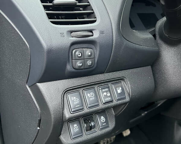 Серый Ниссан Лиф, объемом двигателя 0 л и пробегом 139 тыс. км за 7200 $, фото 25 на Automoto.ua