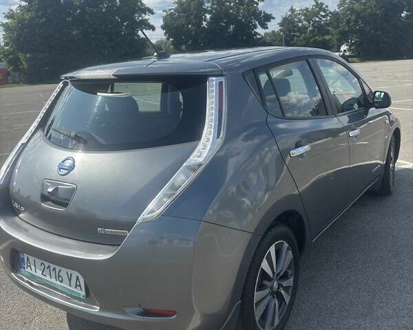 Серый Ниссан Лиф, объемом двигателя 0 л и пробегом 140 тыс. км за 7400 $, фото 6 на Automoto.ua