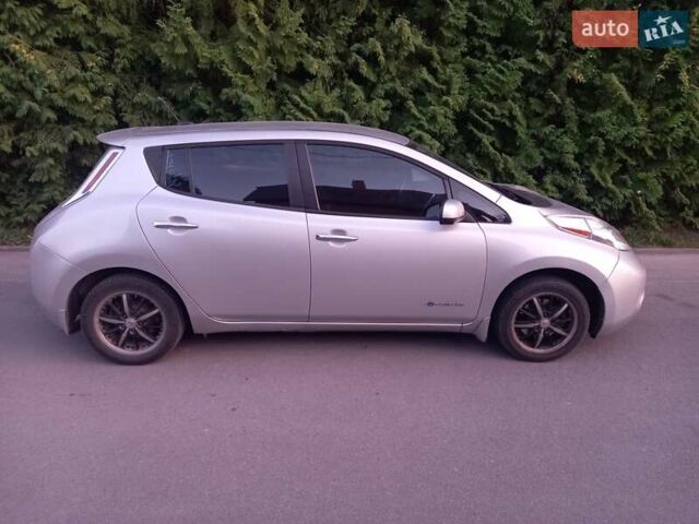 Серый Ниссан Лиф, объемом двигателя 0 л и пробегом 123 тыс. км за 7300 $, фото 1 на Automoto.ua