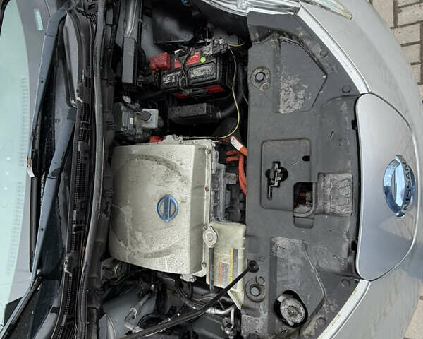 Серый Ниссан Лиф, объемом двигателя 0 л и пробегом 134 тыс. км за 6499 $, фото 13 на Automoto.ua