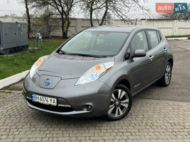 Серый Ниссан Лиф, объемом двигателя 0 л и пробегом 130 тыс. км за 5900 $, фото 1 на Automoto.ua