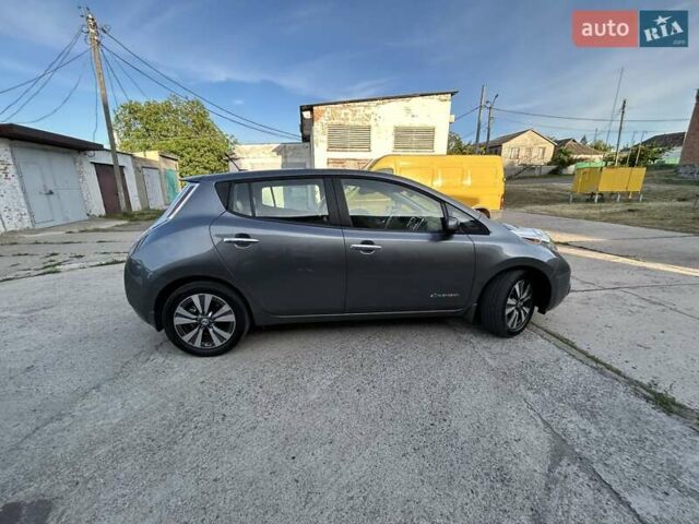 Сірий Ніссан Ліф, об'ємом двигуна 0 л та пробігом 154 тис. км за 8200 $, фото 10 на Automoto.ua