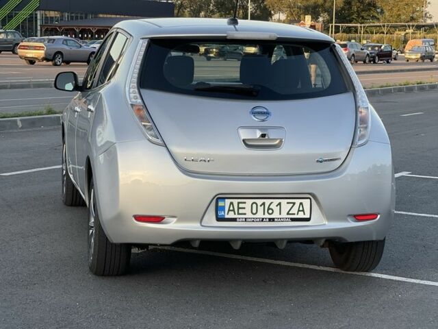 Сірий Ніссан Ліф, об'ємом двигуна 0 л та пробігом 125 тис. км за 8800 $, фото 19 на Automoto.ua