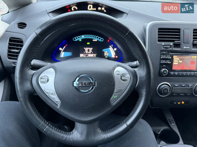 Серый Ниссан Лиф, объемом двигателя 0 л и пробегом 86 тыс. км за 6999 $, фото 13 на Automoto.ua