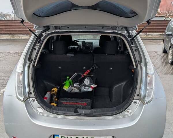 Сірий Ніссан Ліф, об'ємом двигуна 0 л та пробігом 91 тис. км за 6500 $, фото 4 на Automoto.ua