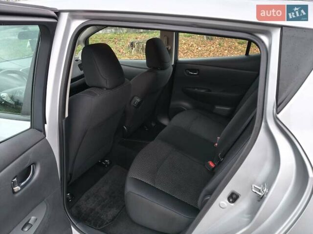 Серый Ниссан Лиф, объемом двигателя 0 л и пробегом 46 тыс. км за 7500 $, фото 21 на Automoto.ua
