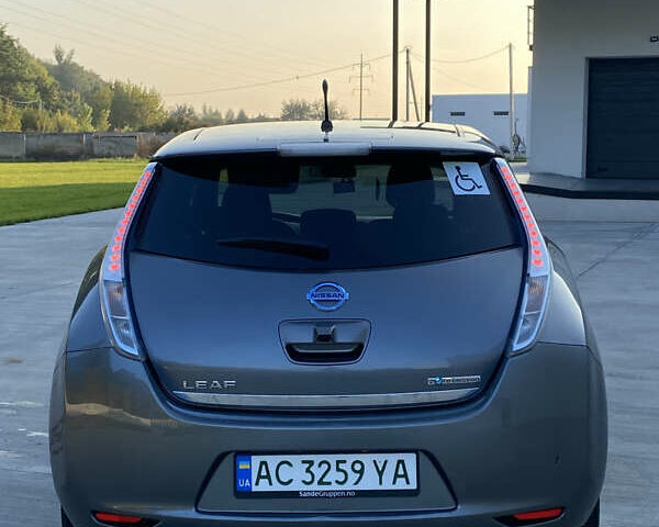 Серый Ниссан Лиф, объемом двигателя 0 л и пробегом 135 тыс. км за 6800 $, фото 10 на Automoto.ua