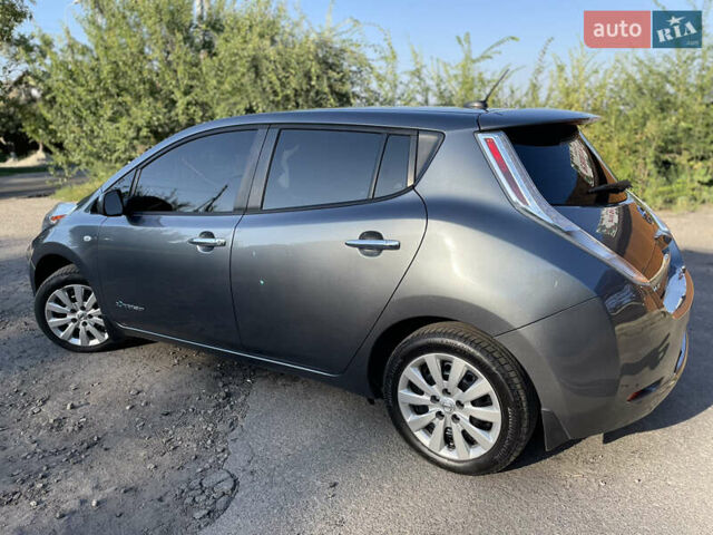 Серый Ниссан Лиф, объемом двигателя 0 л и пробегом 180 тыс. км за 6500 $, фото 2 на Automoto.ua